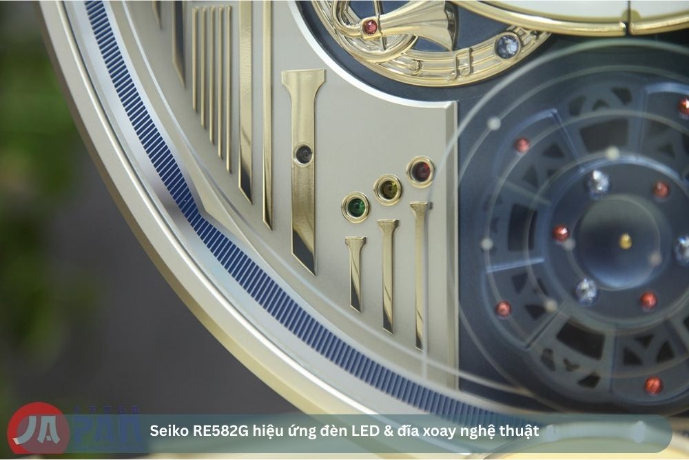 Seiko RE582G hiệu ứng đèn LED & đĩa xoay nghệ thuật